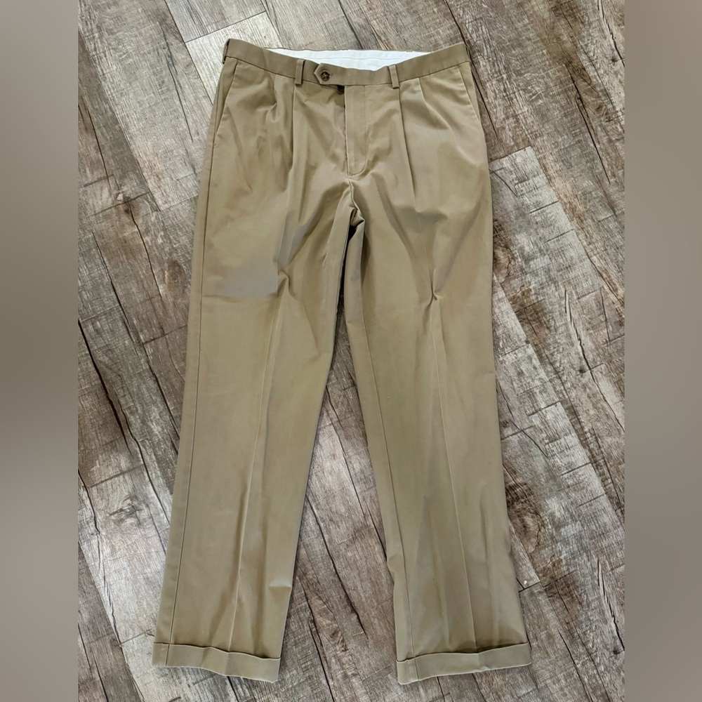 Men’s Roundtree & Yorke Khaki Dress Pants 38x34 Pleated Cuffed - Picture 2 of 8